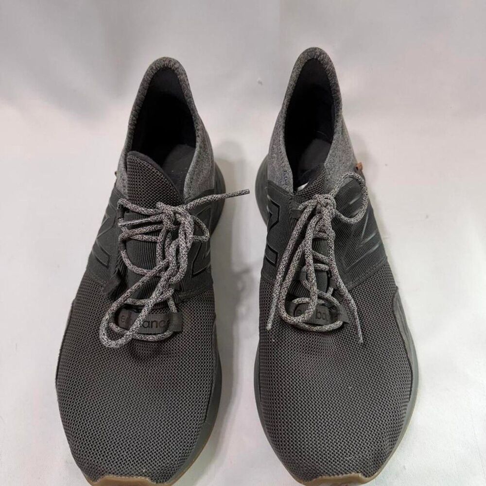 New Balance Men's Size 10.5 Grey Tennis Shoe Sneakers